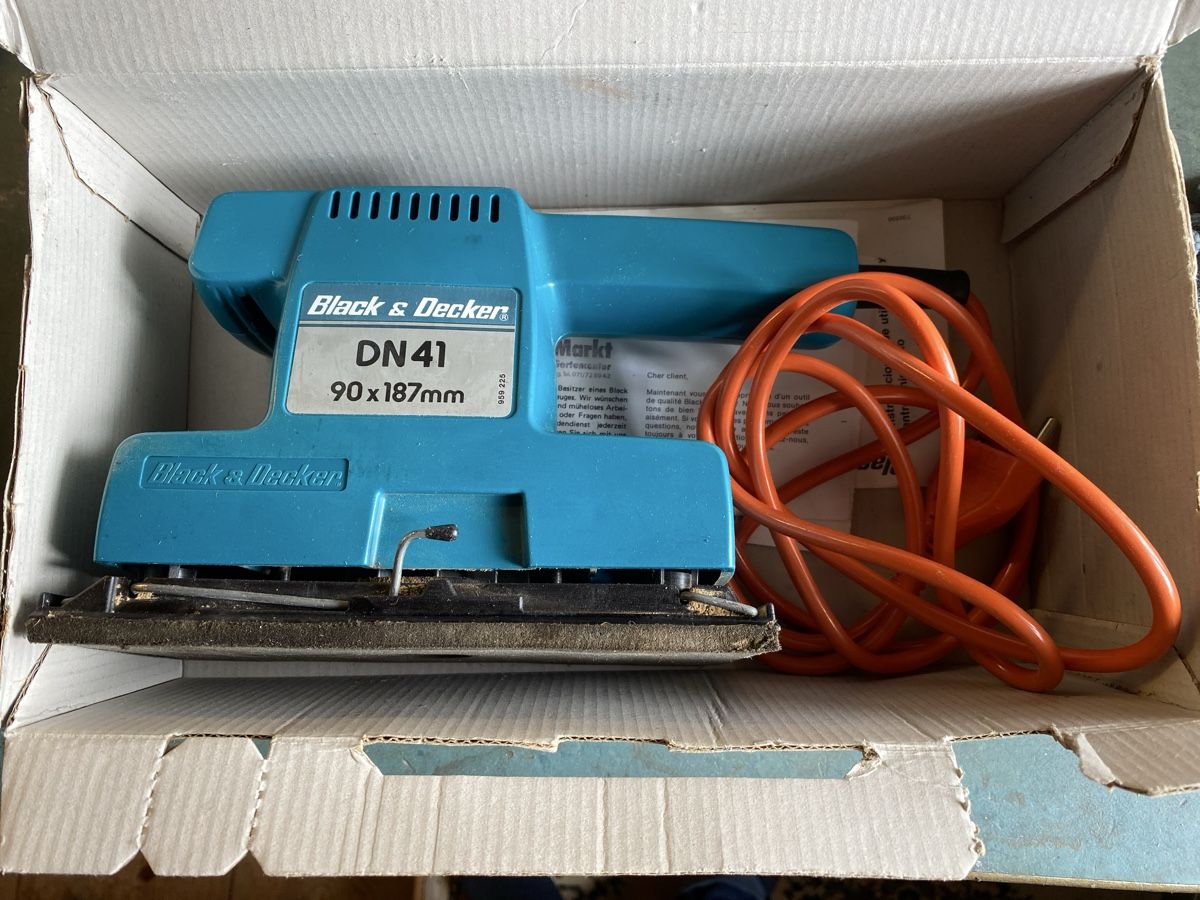 Smerigliatrici & Lucidatrici: Black&Decker Schwingschleifer DN41 - Top Zustand! – Usato da Buchs SG venduto da rosadoro1973