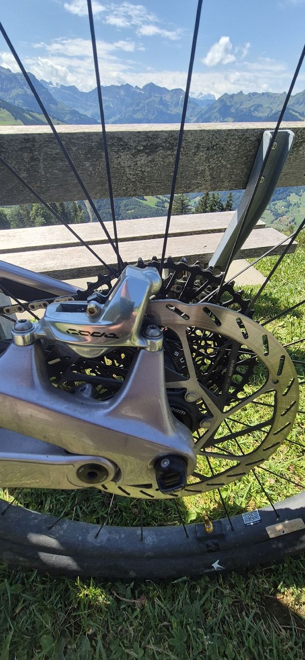 Canyon Velos: emtb canyon neuron onfly cf ltd Grösse S – Gebraucht aus Stans von Wisteria 3