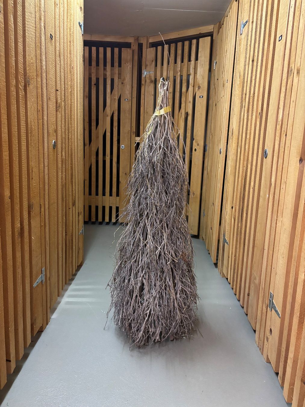 Tutte le decorazioni: Tannenbaum aus Zweigen – Usato da Muri b. Bern venduto da sek_d5bq