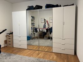 Kleiderschrank IKEA weiss mit Spiegel guter Zustand
