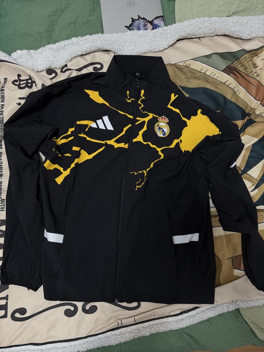 Real Madrid Canottiere & Pantaloni: Adidas Marvel Real Madrid Jacket Size M Black Used – Nuovo (secondo la descrizione) da Siggenthal Station venduto da tha_2yxs