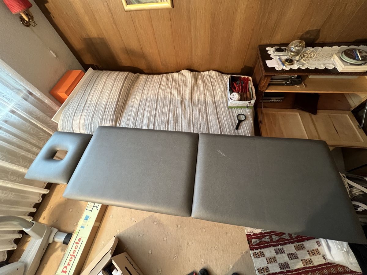 Attrezzature mediche: Massagetisch klappbar – Usato da Herisau venduto da Sunne12 1