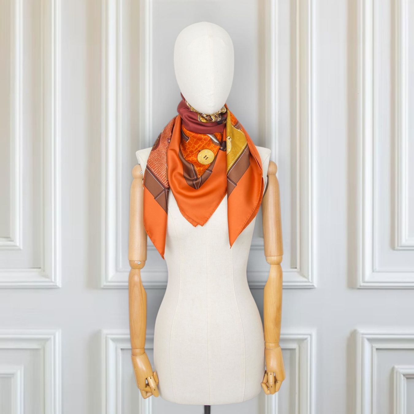 Hermès Foulard & Sciarpe: Hermès Carré "Tout cuir" orange – Usato da Binningen venduto da Designerlabels 2