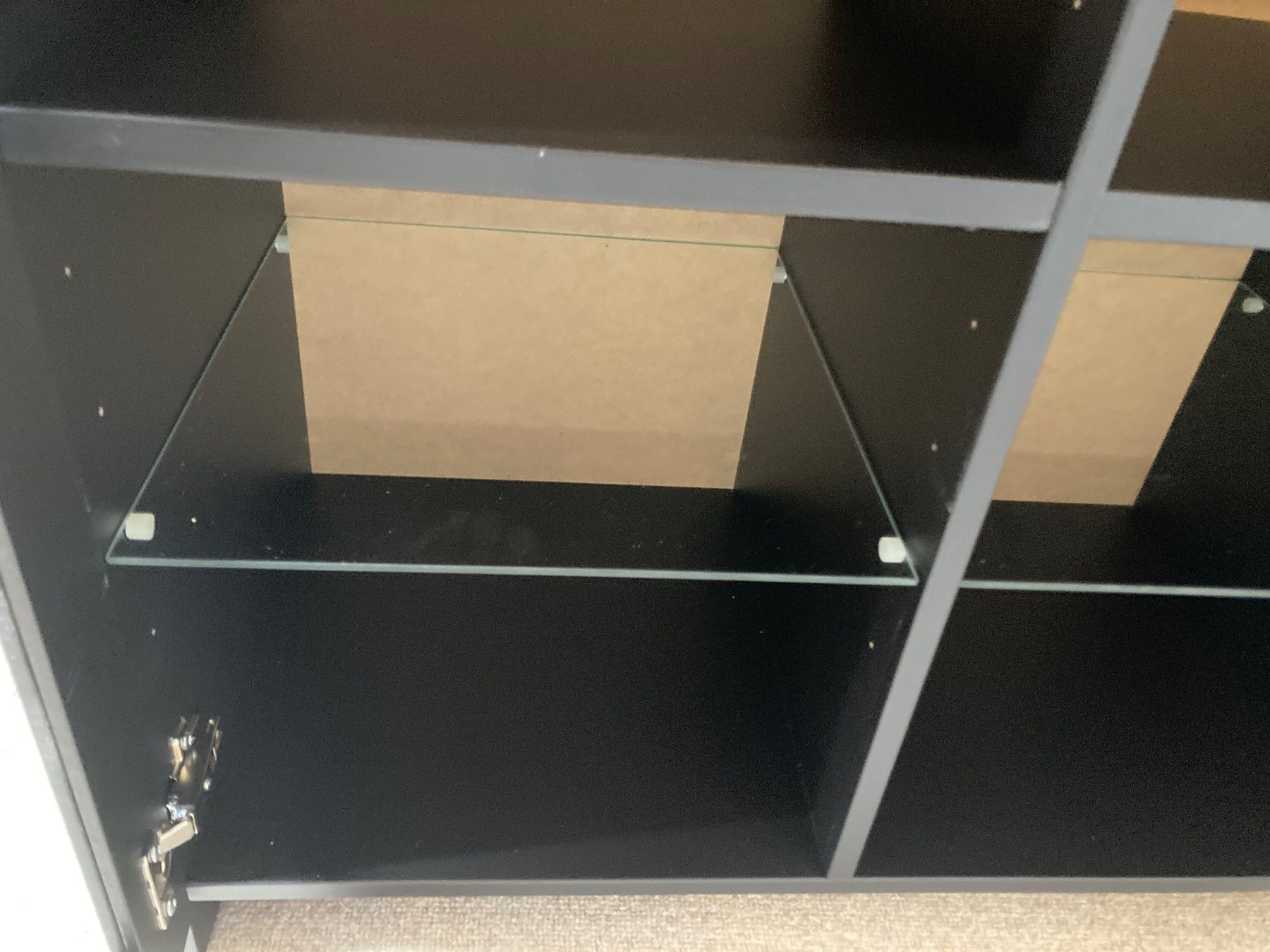 Ikea Armadi: schwarzer Schrank mit Türen/Glas – Usato da Benglen venduto da fla_5n7c 3