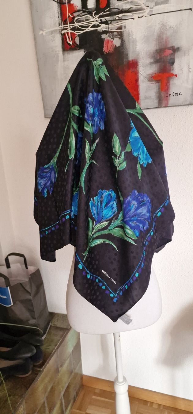 Foulard & Sciarpe: Raffaela Curiel Seidenschal, blaues Blumenmuster – Usato da St. Gallen venduto da mania03