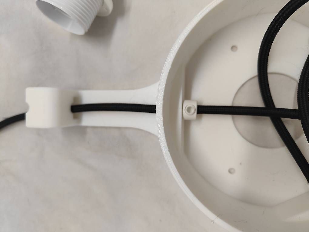 Lampadari & plafoniere: HÄNGELEUCHTE 3-FACH VON ATELIER4B  EIGENES DESIGN – Usato da Roggwil BE venduto da atelier4b 3