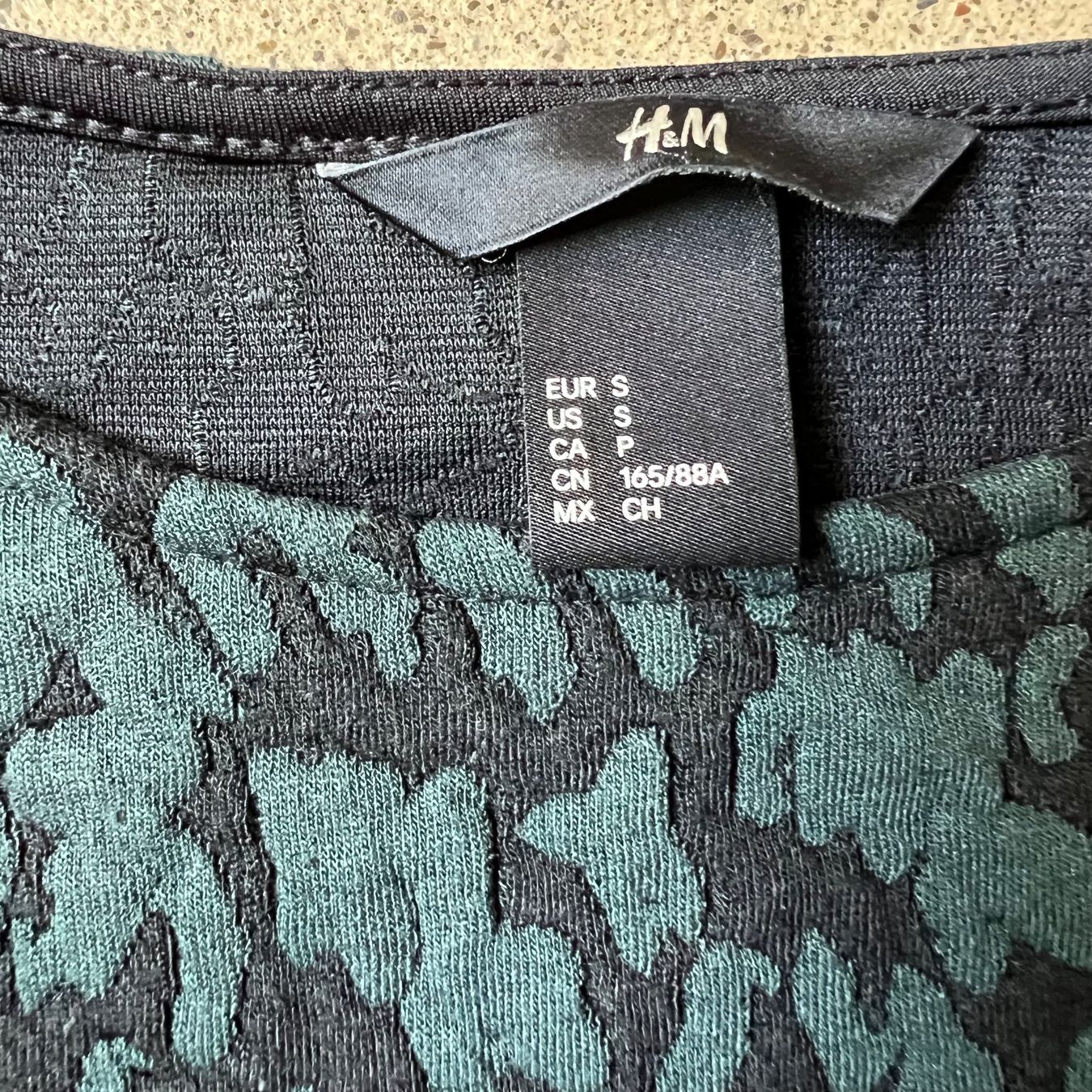 H&M Kleider: Kleid mit Leomuster 🖤 – Gebraucht aus Zürich von ClosetQueen 6