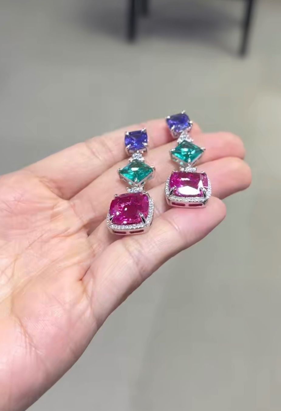 Orecchini pendenti & Orecchini a lobo: Boucles d’oreilles Azalée – Nuovo e nell'imballaggio originale da St-Maurice venduto da Sandrinette123 4