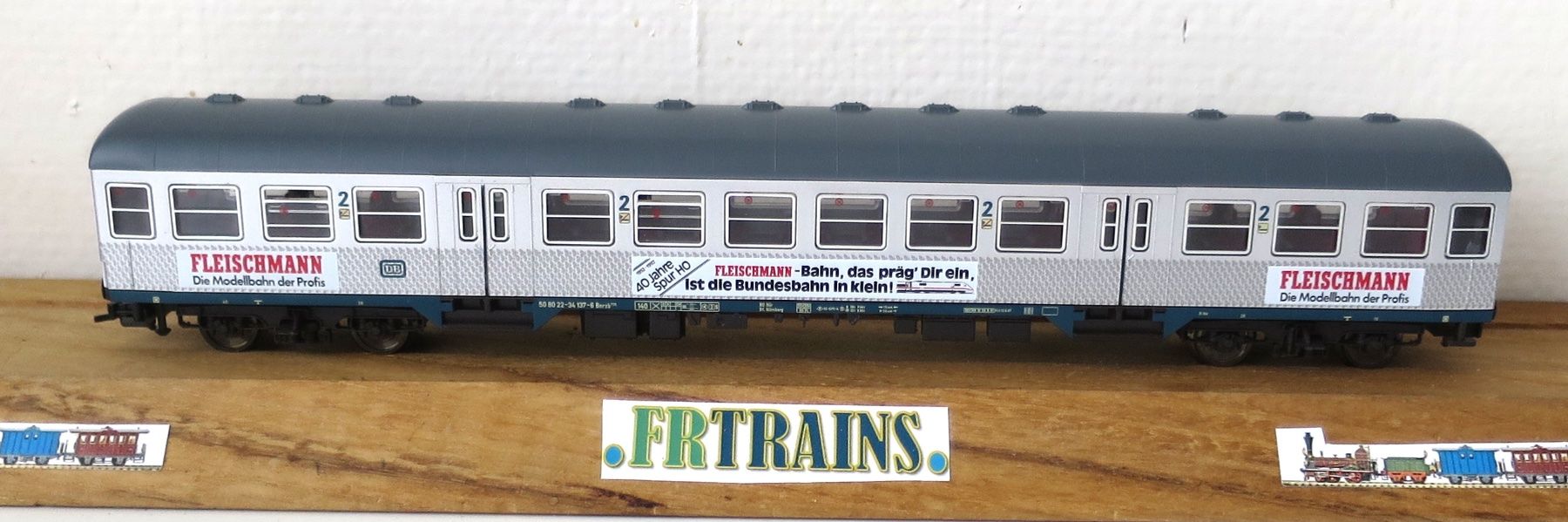 Fleischmann Modelleisenbahnen: FLEISCHMANN 5898 DB VOITURE 2 eme SILBERLING 40 ANS – Gebraucht aus Gland von FRtrains 2