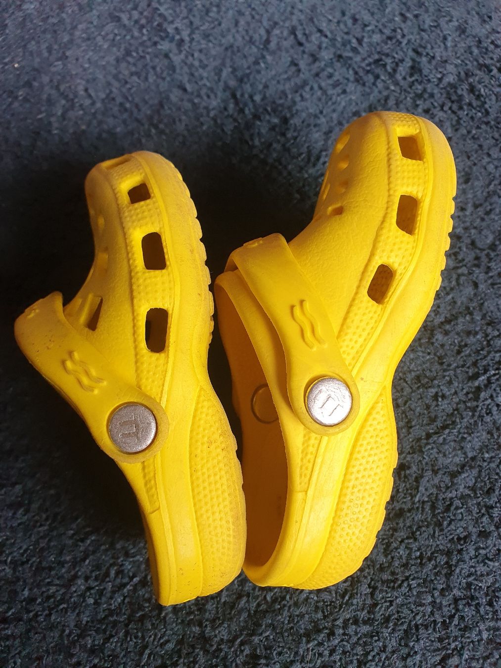 Crocs Scarpe per ragazzi: Gartenschuhe, gelb, Grösse 21/22, K4-5 – Usato da Zürich venduto da cha_bfl5 3