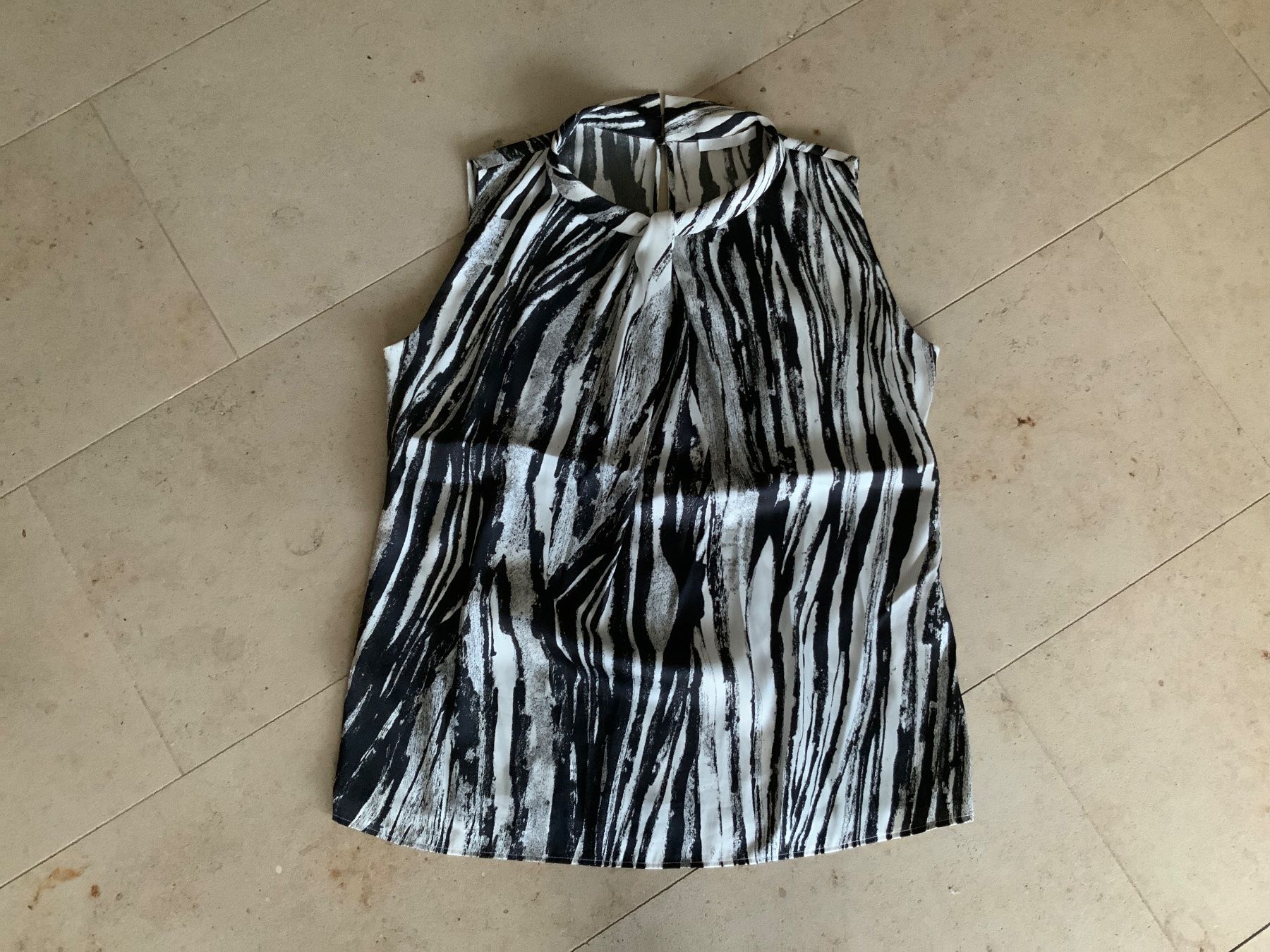 Hugo Boss Camicette: Boss Bluse de42 fr 44 – Usato da Buchs SG venduto da Sunie