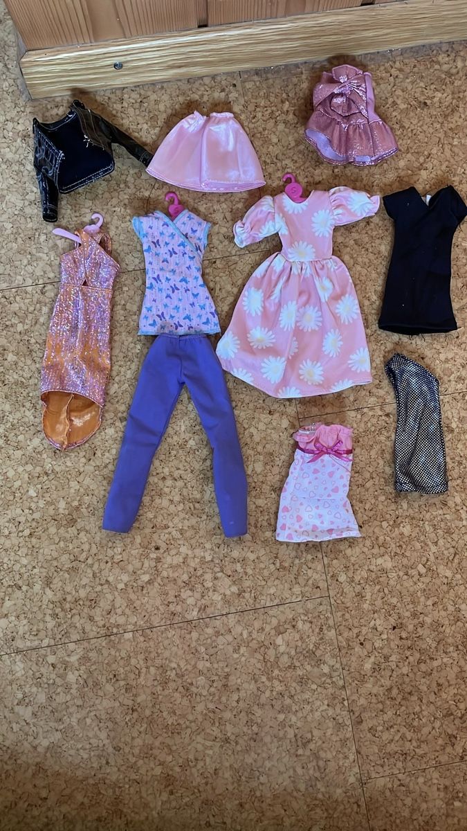 Bambole: Grosses Barbieset mit Zubehöhr & Kleider – Usato da Emmenmatt venduto da babsb79 7