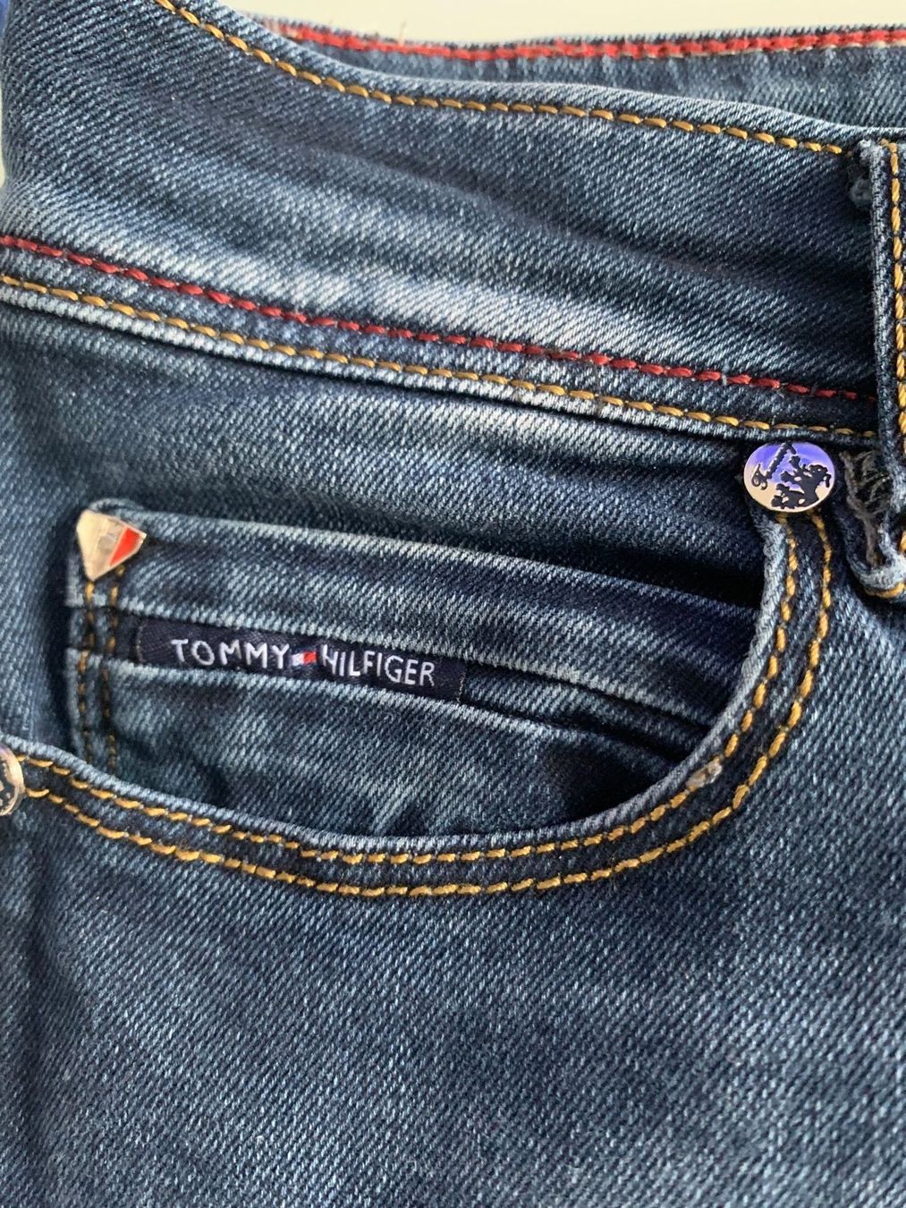 Tommy Hilfiger Jeans: Tommy Hilfiger Jeans – Usato da Adliswil venduto da Jessik0 8