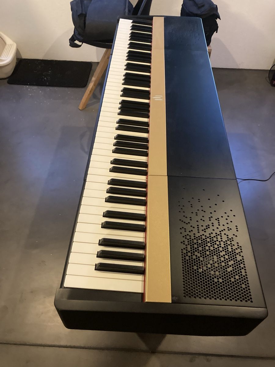 Phoenix Strumenti musicali: Piano Phoenix – Usato da villarlod venduto da Oliviermagarotto 1