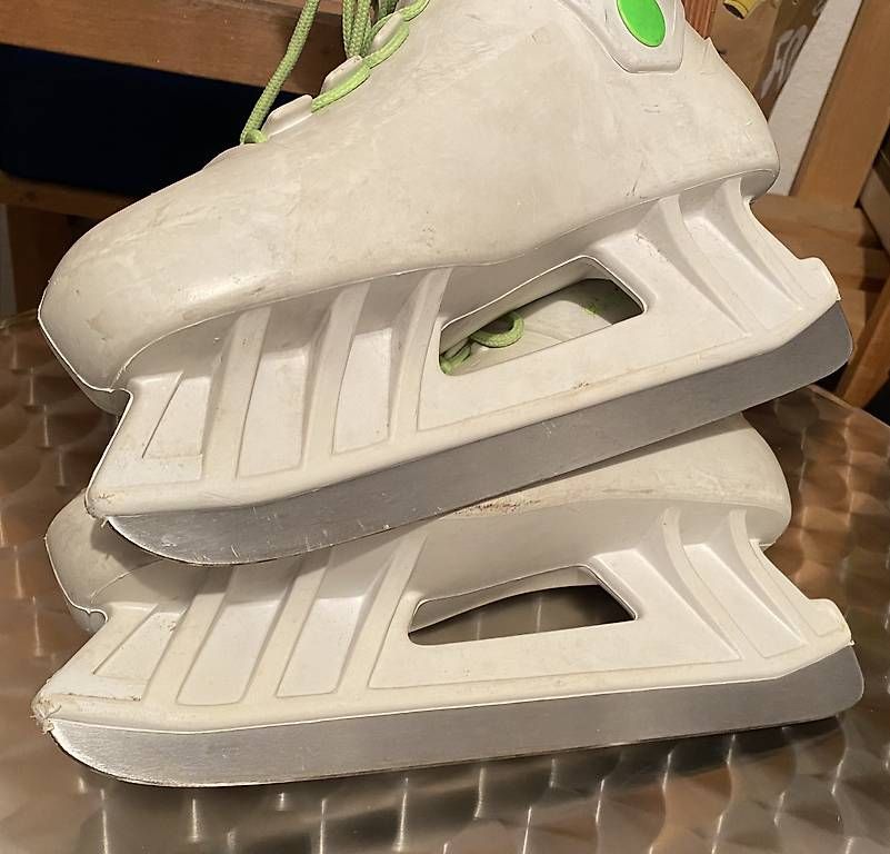 Pattini da ghiaccio: Schuhe, Schlittschuhe Grösse 41 – Usato da Stein am Rhein venduto da aju_gr6w 3