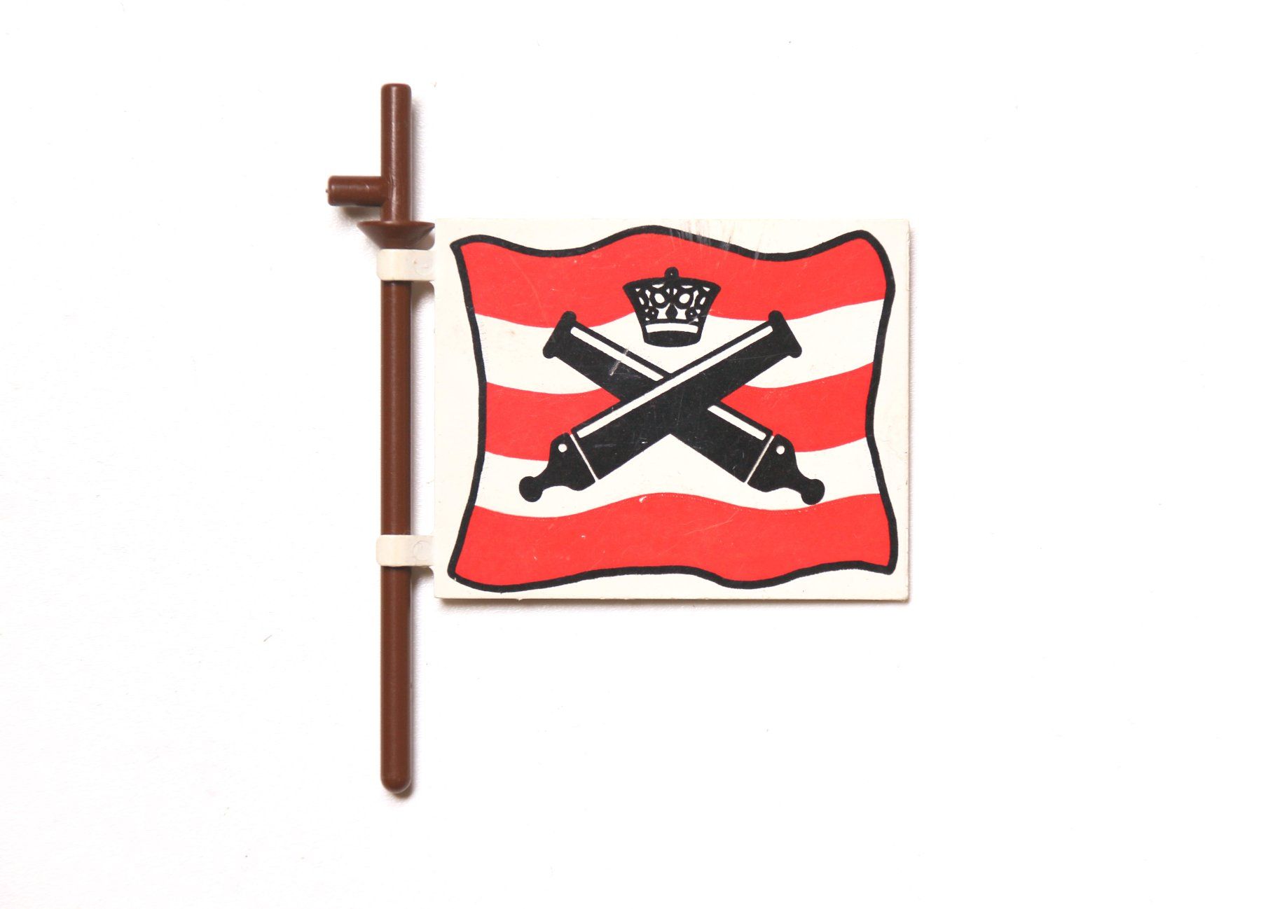 Lego Giocattoli: Flag 6 x 5 with Crossed Cannons over Red Stripes Pattern – Usato da Hettlingen venduto da Scholi99 1