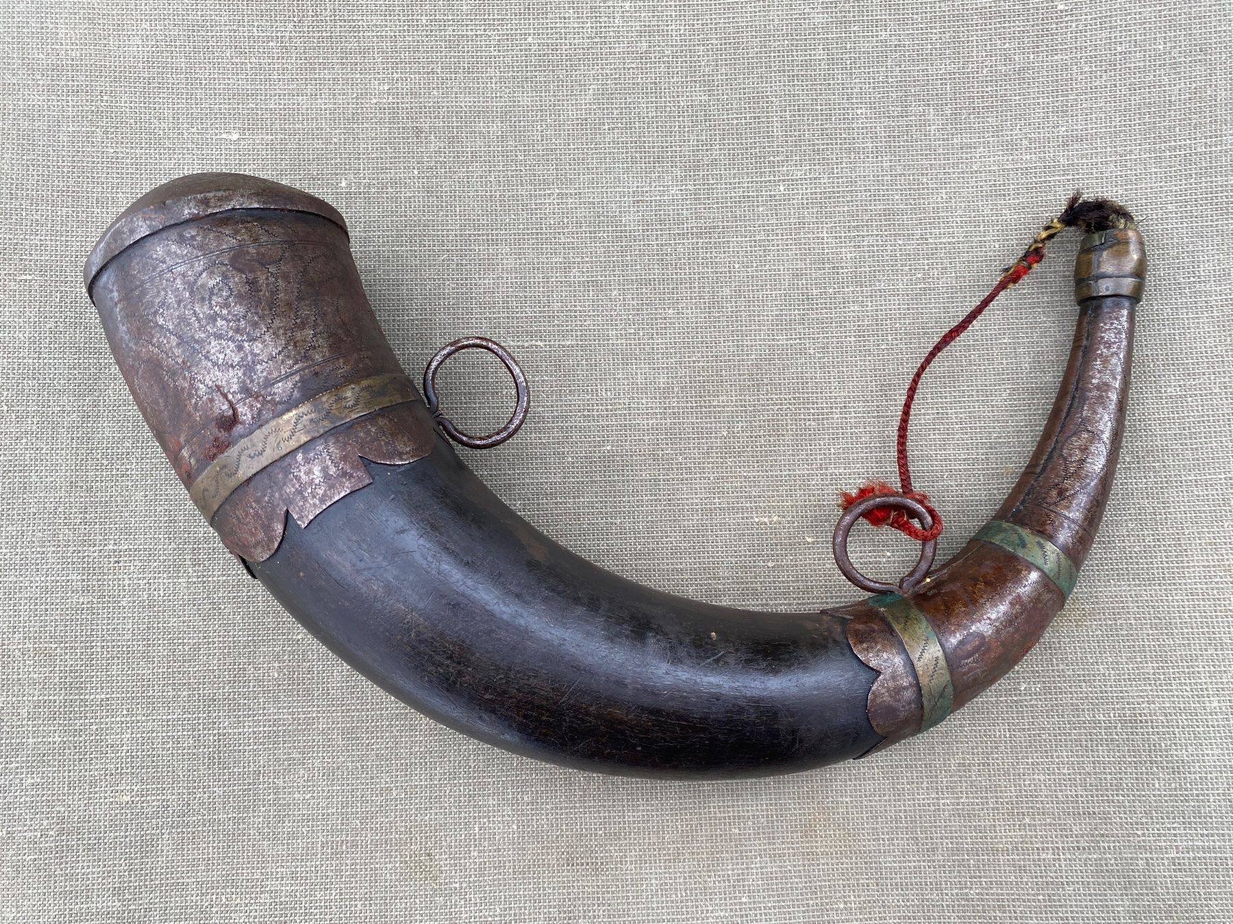 Bottiglie: seltenes antikes Pulverhorn – Usato da Feldbach venduto da Fea1 1