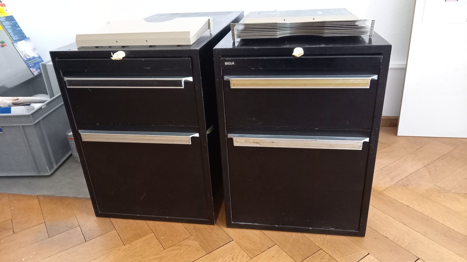 Bigla Cassettiere: 2 Stk. Bigla Metallkorpus schwarz – Usato da Basel venduto da jourbs