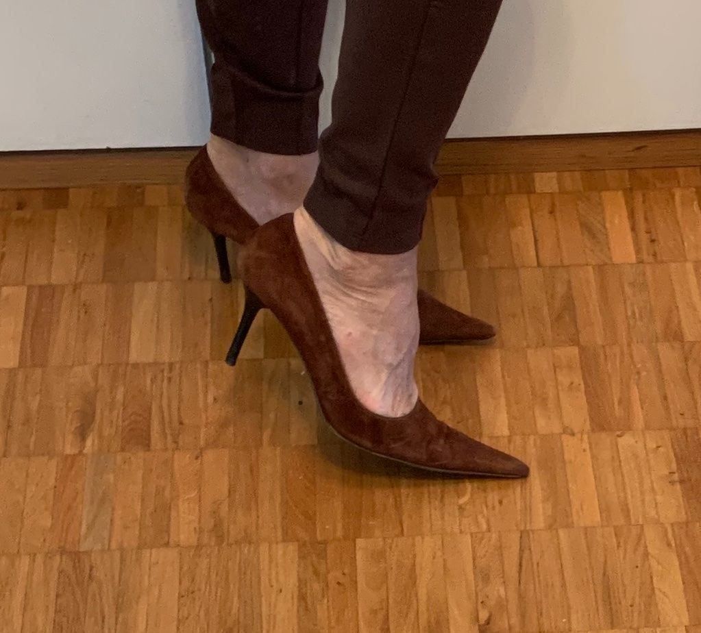 Scarpe da donna: NAVYBOOT-Pumps in der Farbe Braun – Usato da Adliswil venduto da Jessik0 1