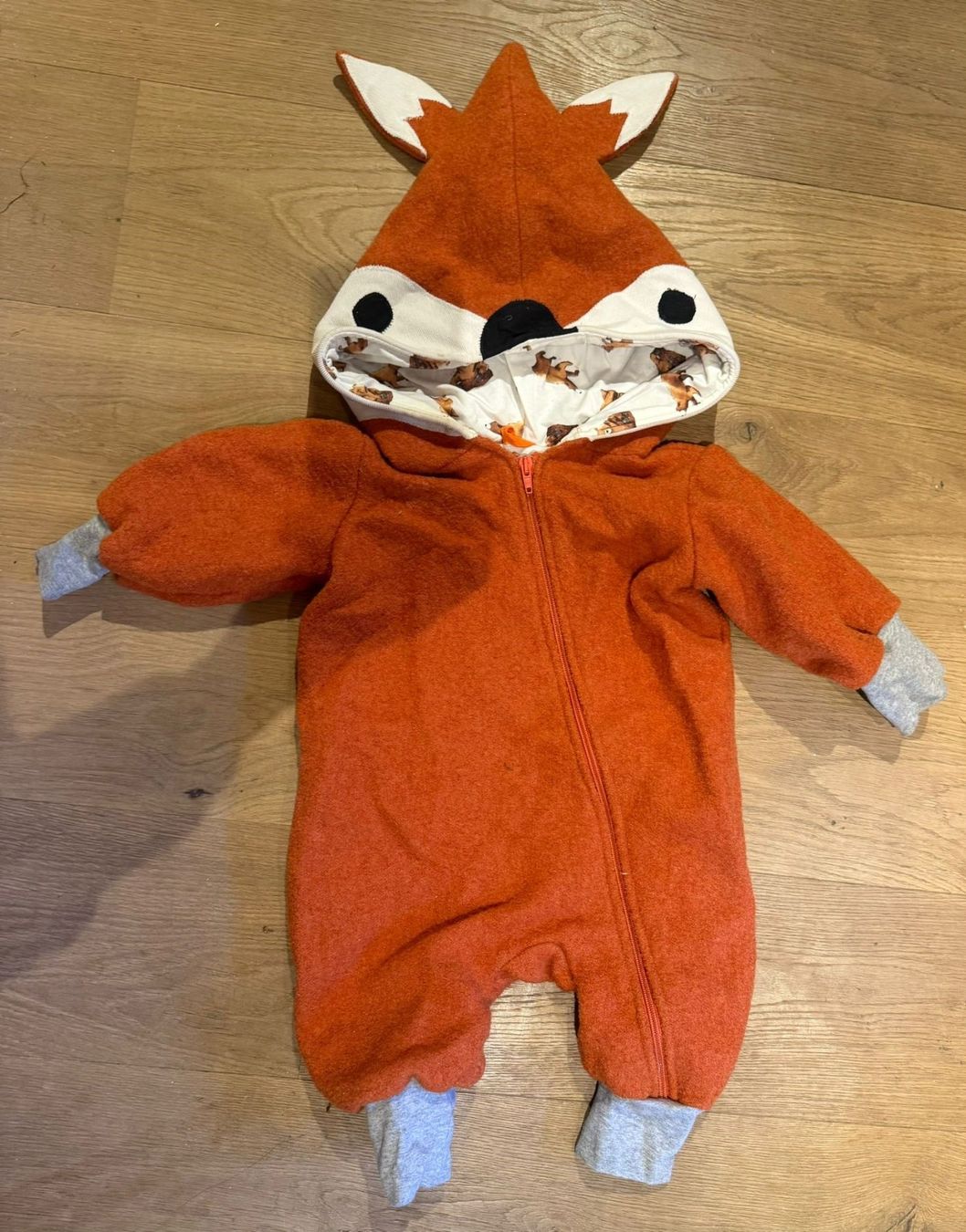 Completi: Wollwalk Anzug Fuchs Gr.62/68 – Usato da Masein venduto da staiboeckli86