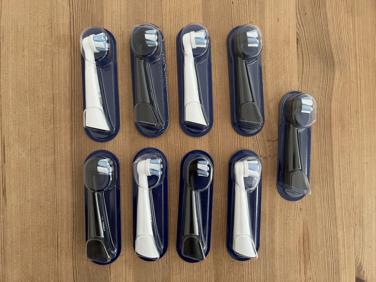 Oral B Cura dei denti: Oral B Zahnbürstenköpfe, NP 50.- neu – Nuovo (secondo la descrizione) da Zürich venduto da ViolettRosenRot