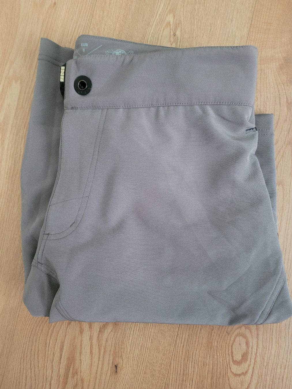 IXS Pantaloni: IXS CARVE EVO Mtb shorts, Size S, Grey – Nuovo (secondo la descrizione) da Zürich venduto da Loboso 5