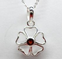 Edler 1,1 Carat Granat Anhänger Kleeblatt 925 Silber Collier