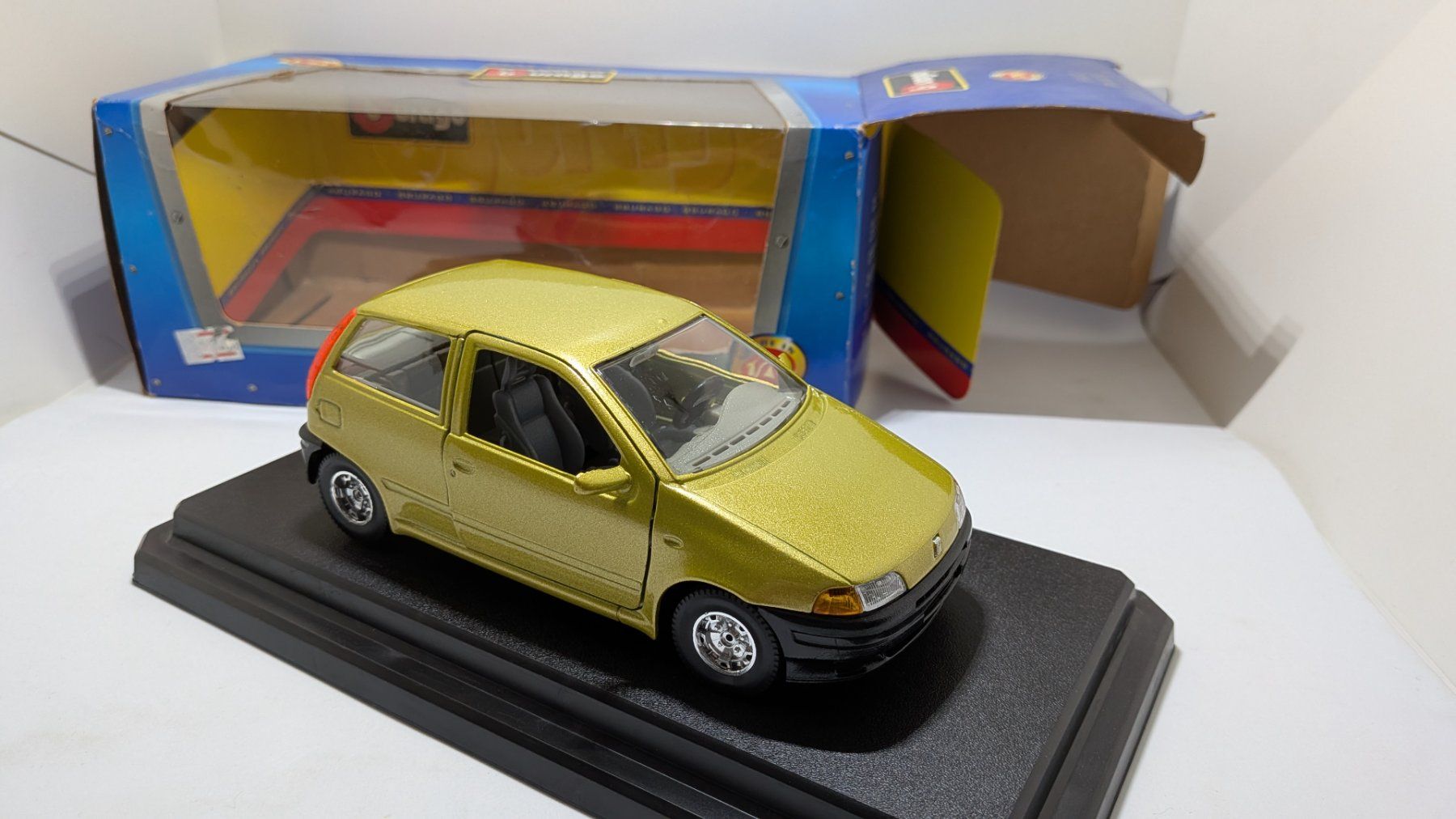Bburago Modellautos: 1:24 Fiat Punto Bburago – Gebraucht aus Cugnasco von AndyAlfa 1