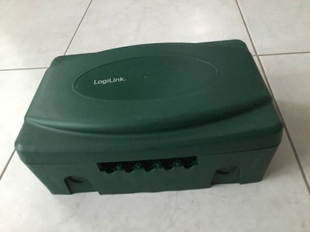 Cavi: Outdoor Kabelschutz Box – Usato da Fisibach venduto da zebra17 2