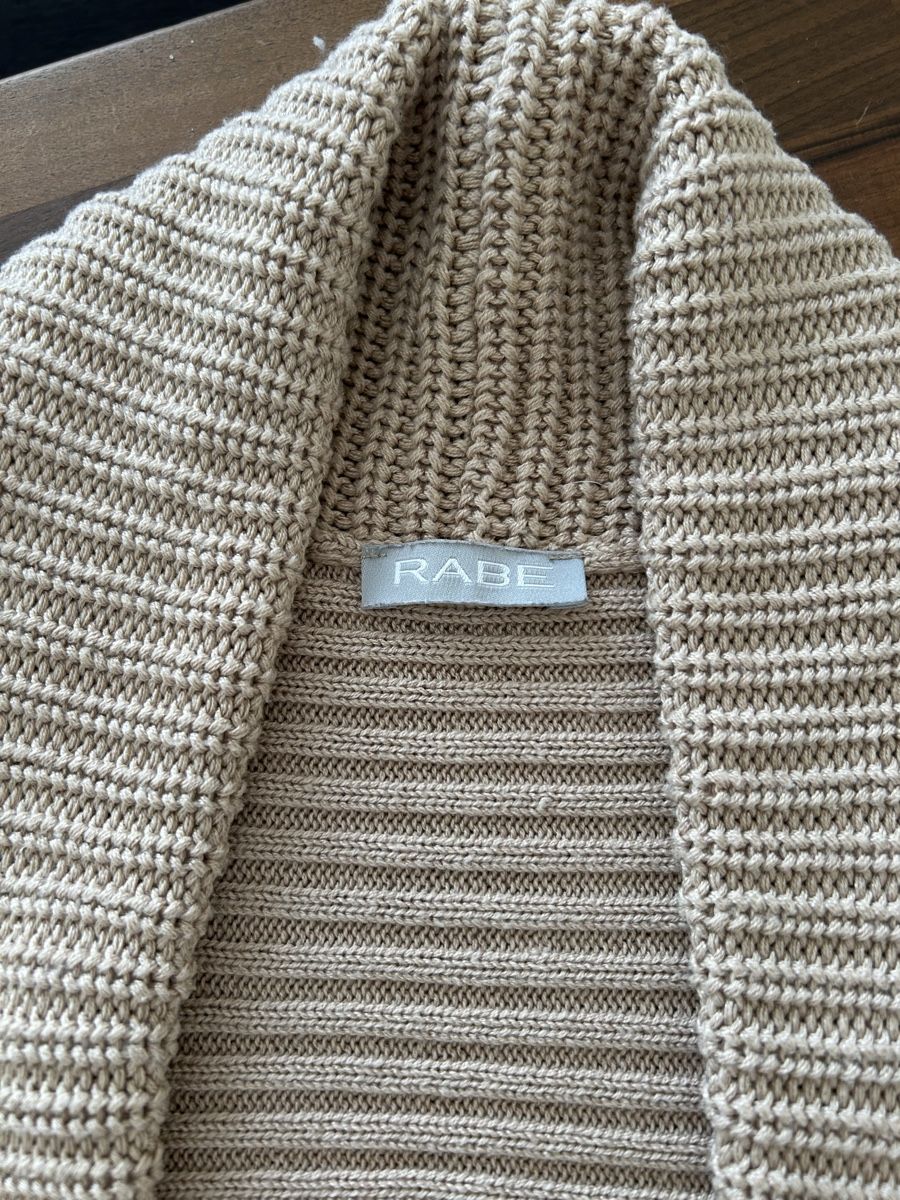 Rabe Pullover & Sweatshirts: RABE Strickweste Pullunder Sand/Beige Kunstleder-Schnalle  – Gebraucht aus Balsthal von LaLiLu77 1