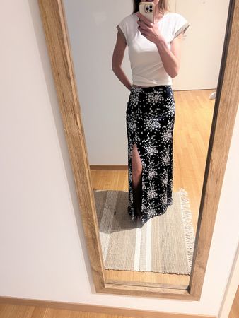 Bcbgmaxazria skirt