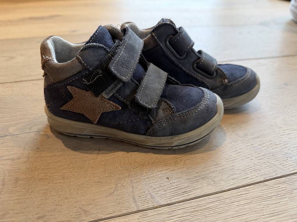 Scarpe per ragazzi: Schuhe Kind Grösse 25 Sympatex – Usato da Ebmatingen venduto da N.Bu