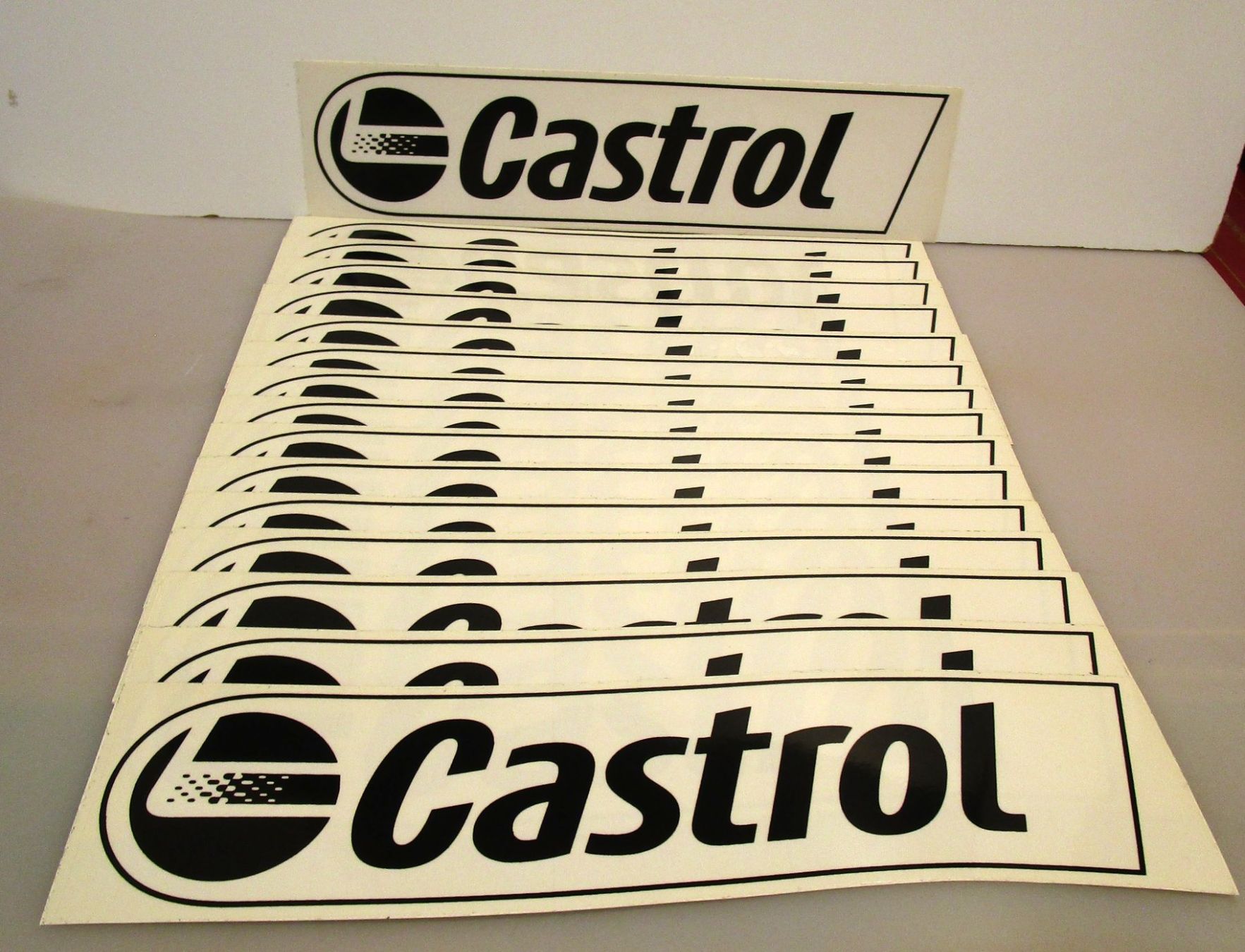 Aufkleber: 16 STICKERS CASTROL – Neu (gemäss Beschreibung) aus Chêne-Bourg von breno56