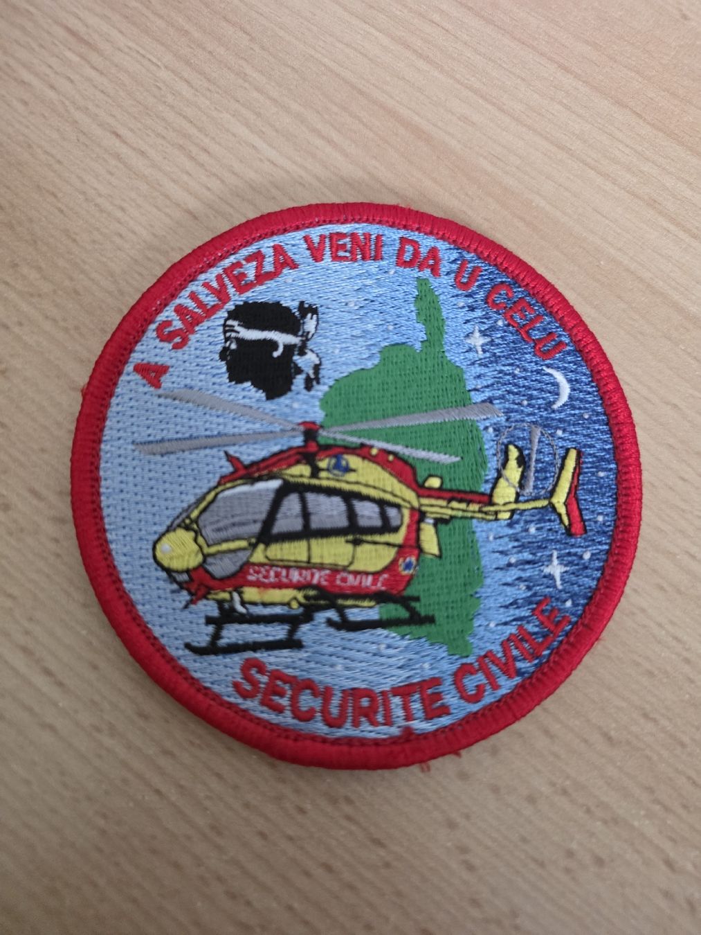 Toppe: Patch Securite Civile Corse helicopter brodé – Nuovo e nell'imballaggio originale da Grangettes-Romont venduto da fhrogivue