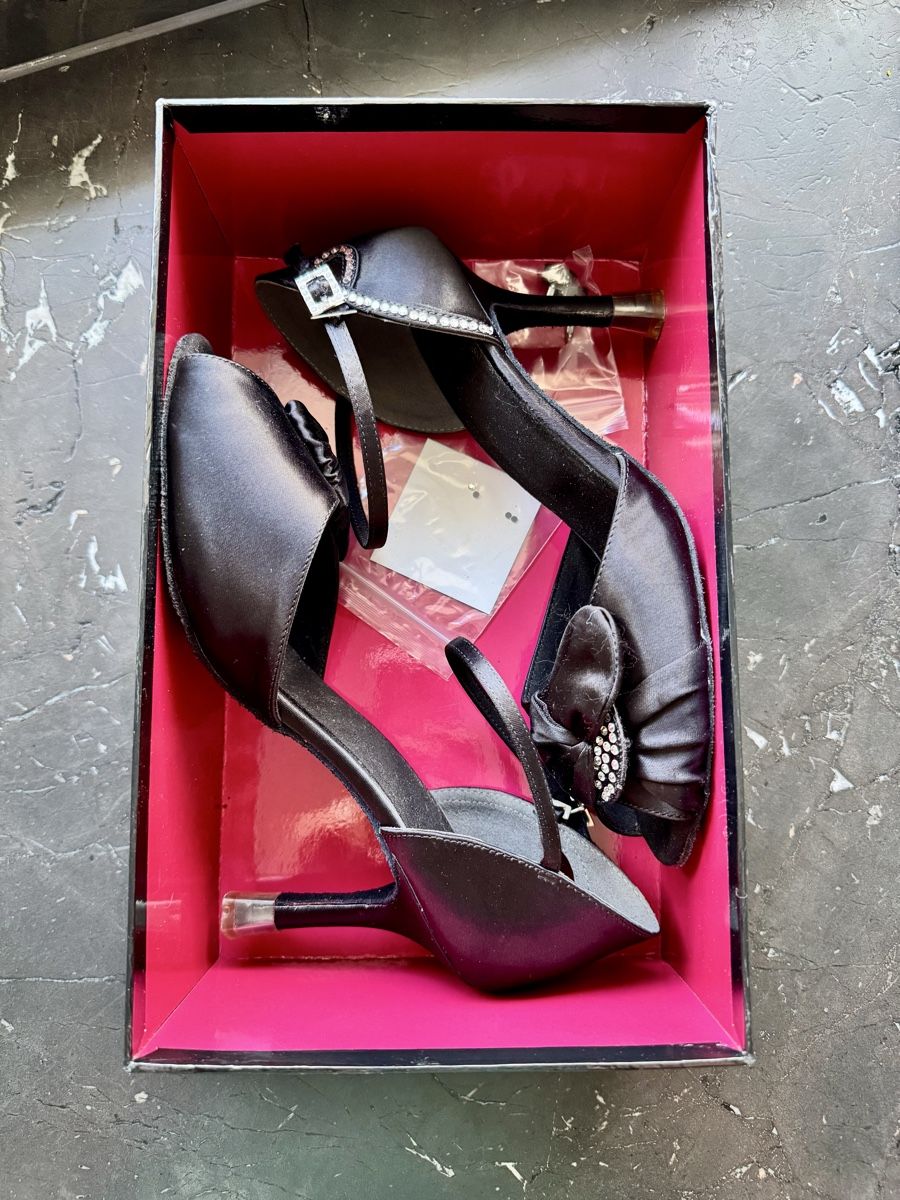 Damenschuhe: Supadance Black Satin size 39/40 – Gebraucht aus Langnau am Albis von Sophie_Jarolimova 2