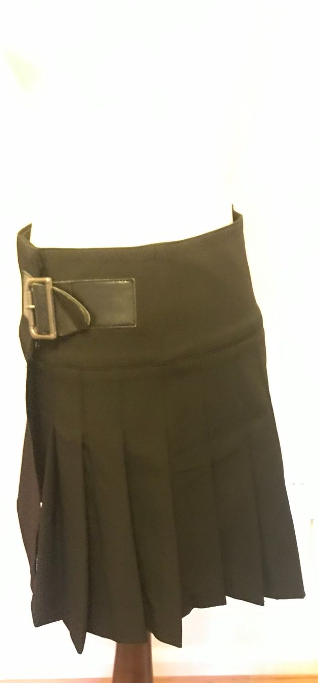Gonne: Schwarzer schottisch Minirock 36 mit Falten und Reissversch – Usato da Embrach venduto da lau_2gtp 7