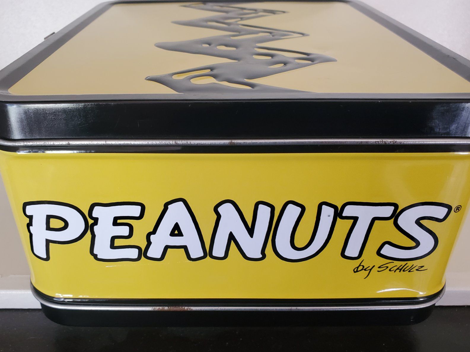 Contenitori & Simili: Lunchbox jaune de 2014 Snoopy Peanuts en métal – Usato da Rennaz venduto da La_malle_du_dauphin 3