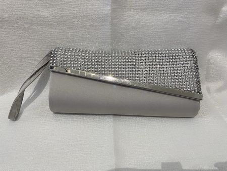 Clutch silberfarben mit Strass-Optik