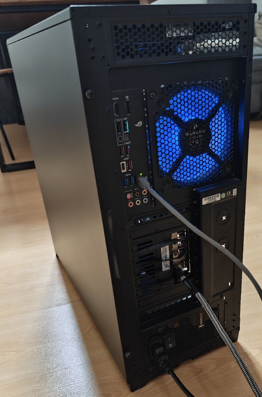 Corsair PC: Gaming PC Tower schwarz, guter Zustand – Usato da Gattikon venduto da rom_g7wk 3
