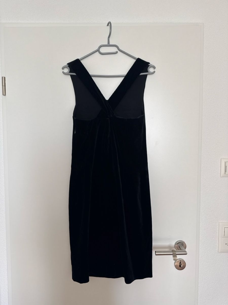 Vestiti: Kleid Samt schwarz Grösse 38 neuwertig – Usato da Dällikon venduto da lom_75vl 2