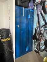Garderobenschrank blau Metall, 3 Türen, robust & praktisch