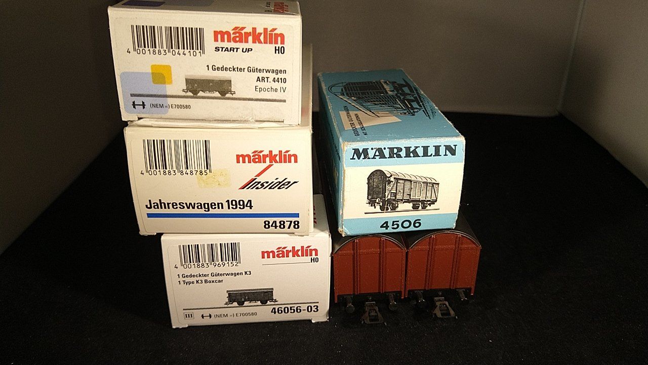 Märklin Modellini di ferrovie: 5 Gedeckte Güterwagen der DB mit Schlussleuchtenwagen – Usato da Uster venduto da Regenwurm61 8