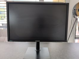 SAMSUNG 24" Monitor Model: S24E650BW + DVI/HDMI Adapter