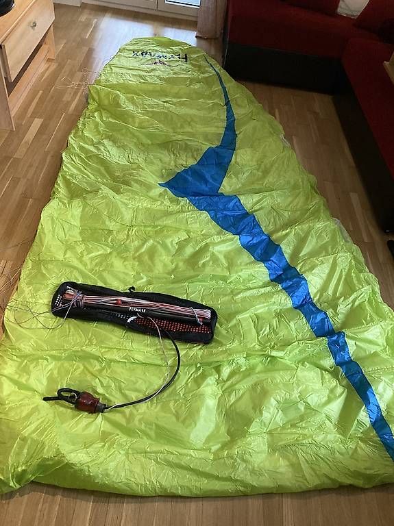 Kite: Kite Flymaax Toon 10 avec barre carbone – Gebraucht aus Boudry von jack067 1