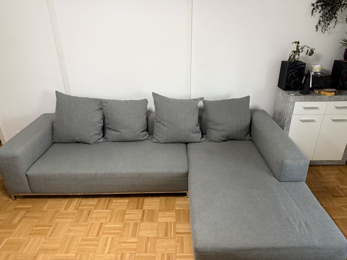 Sofas: L-shape sofa grey fabric 2,85x1,85 – D'occasion à Dübendorf par kat_gxm9