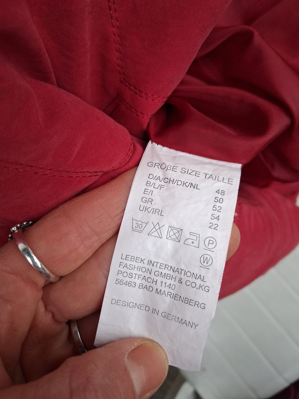 Giacche: Warme Winterjacke neuwertig, Grösse 48 – Nuovo (secondo la descrizione) da Wald ZH venduto da e8e 9