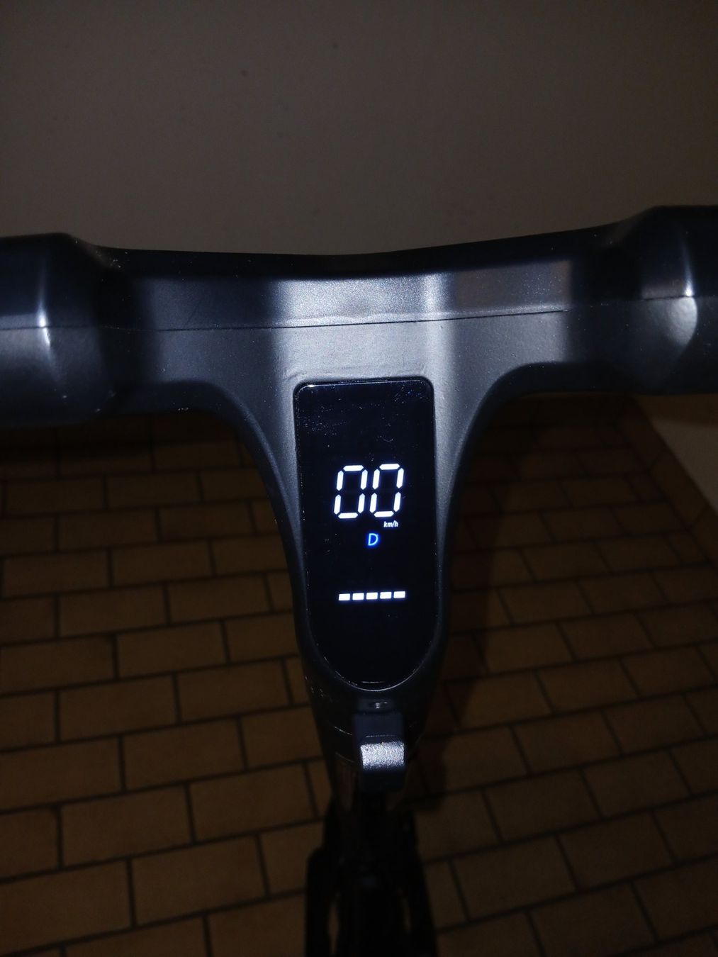 Scooters: E-Scooter Acer Predator Thunder – D'occasion à Felsberg par cla_t9vc 8