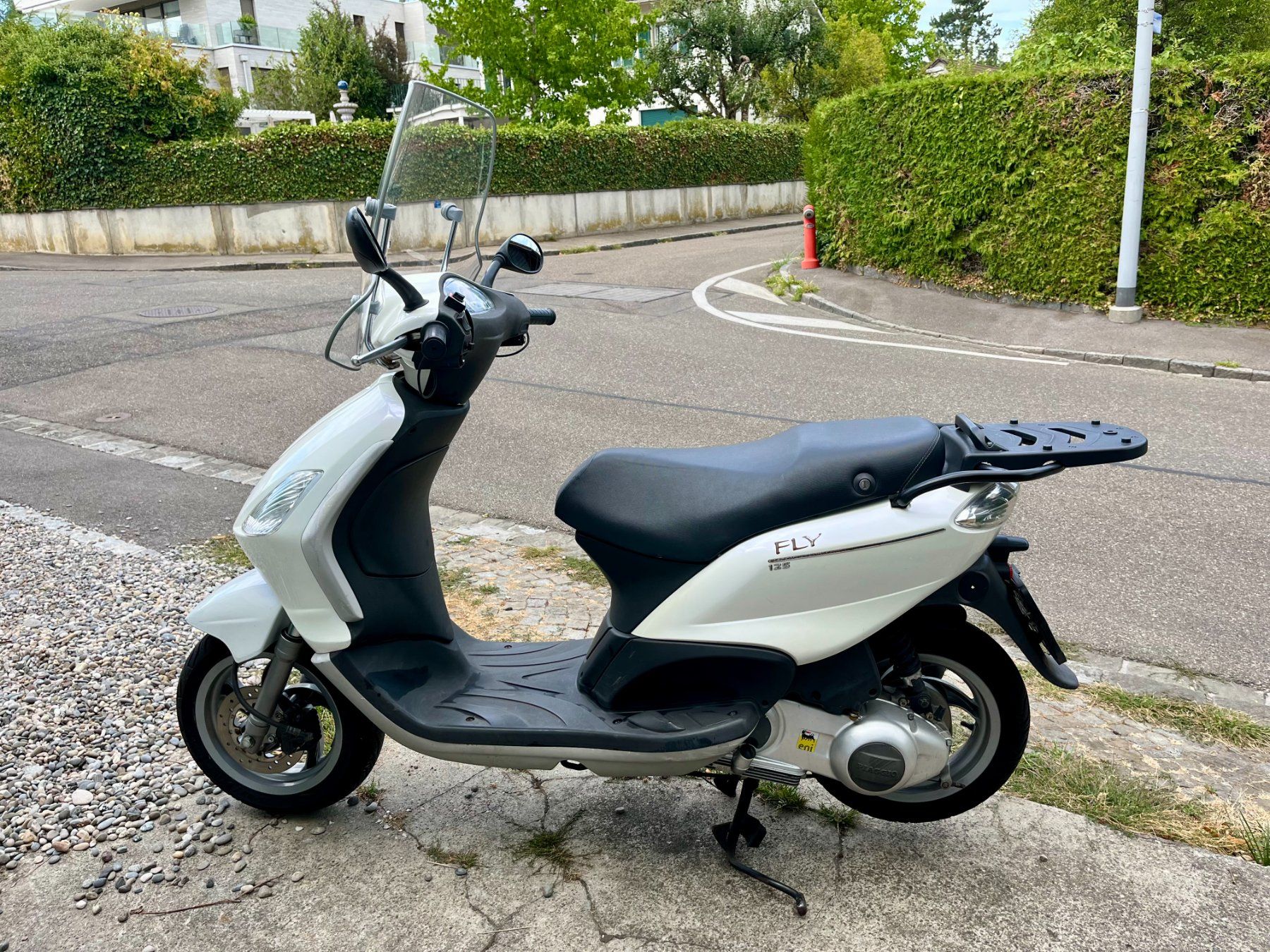 Piaggio Scooters: Piaggio Fly 125 weiss – Gebraucht aus Binningen von NadiaSpycher4102 2
