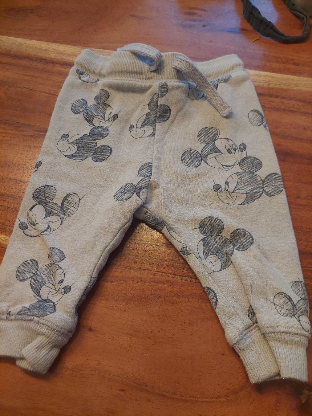 C&A Lotti & Set di vestiti: Kleiderpaket Micky Mouse Gr.68 – Usato da Sissach venduto da zwwerg 5