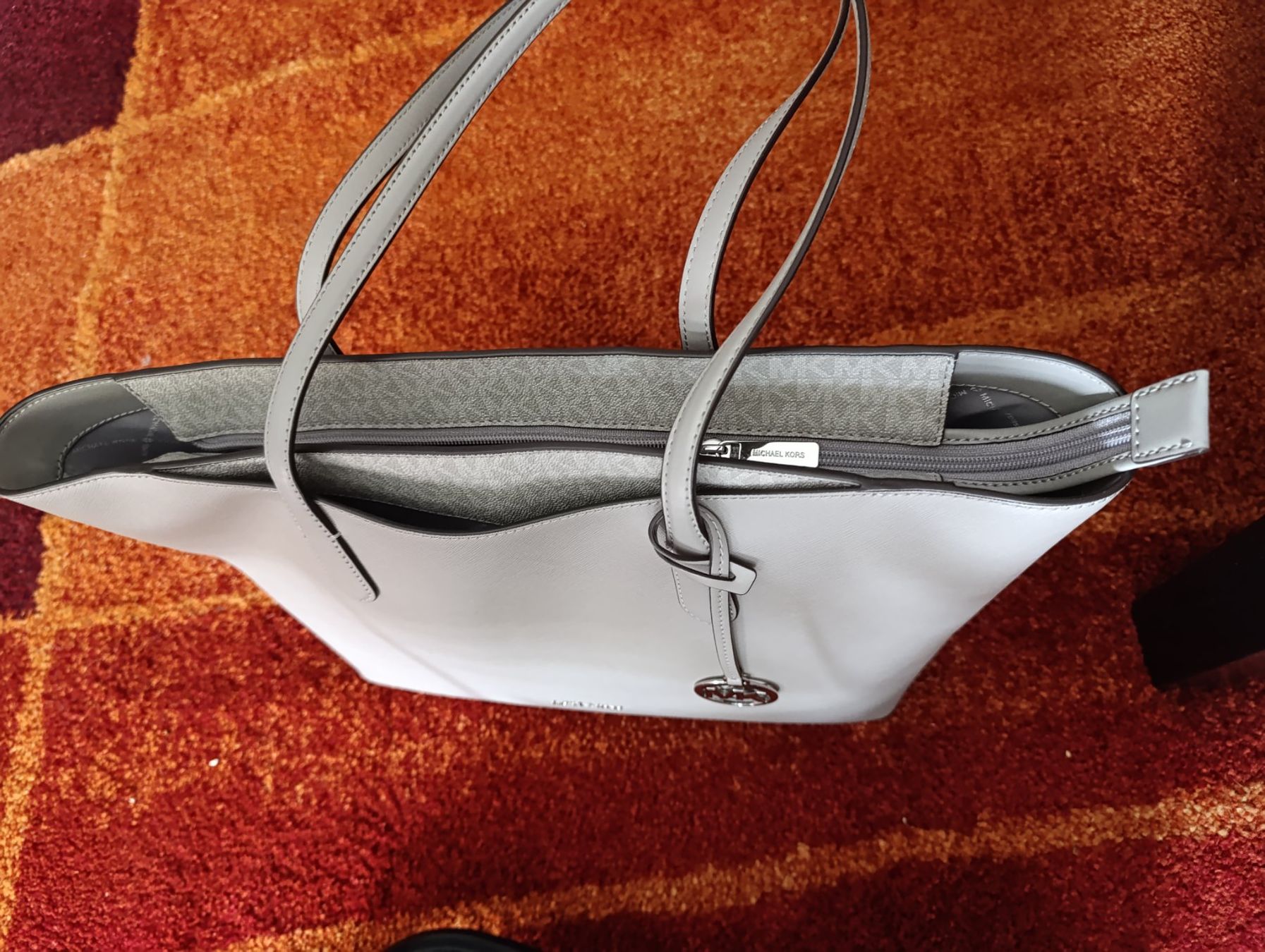 Michael Kors Borse da donna: Sac à main Michael Kors – Nuovo (secondo la descrizione) da St-Cergue venduto da Neviana 1